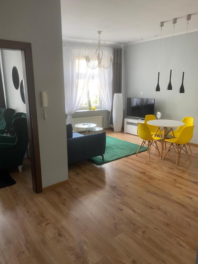 Apartament Jednosci Zielona Góra Buitenkant foto
